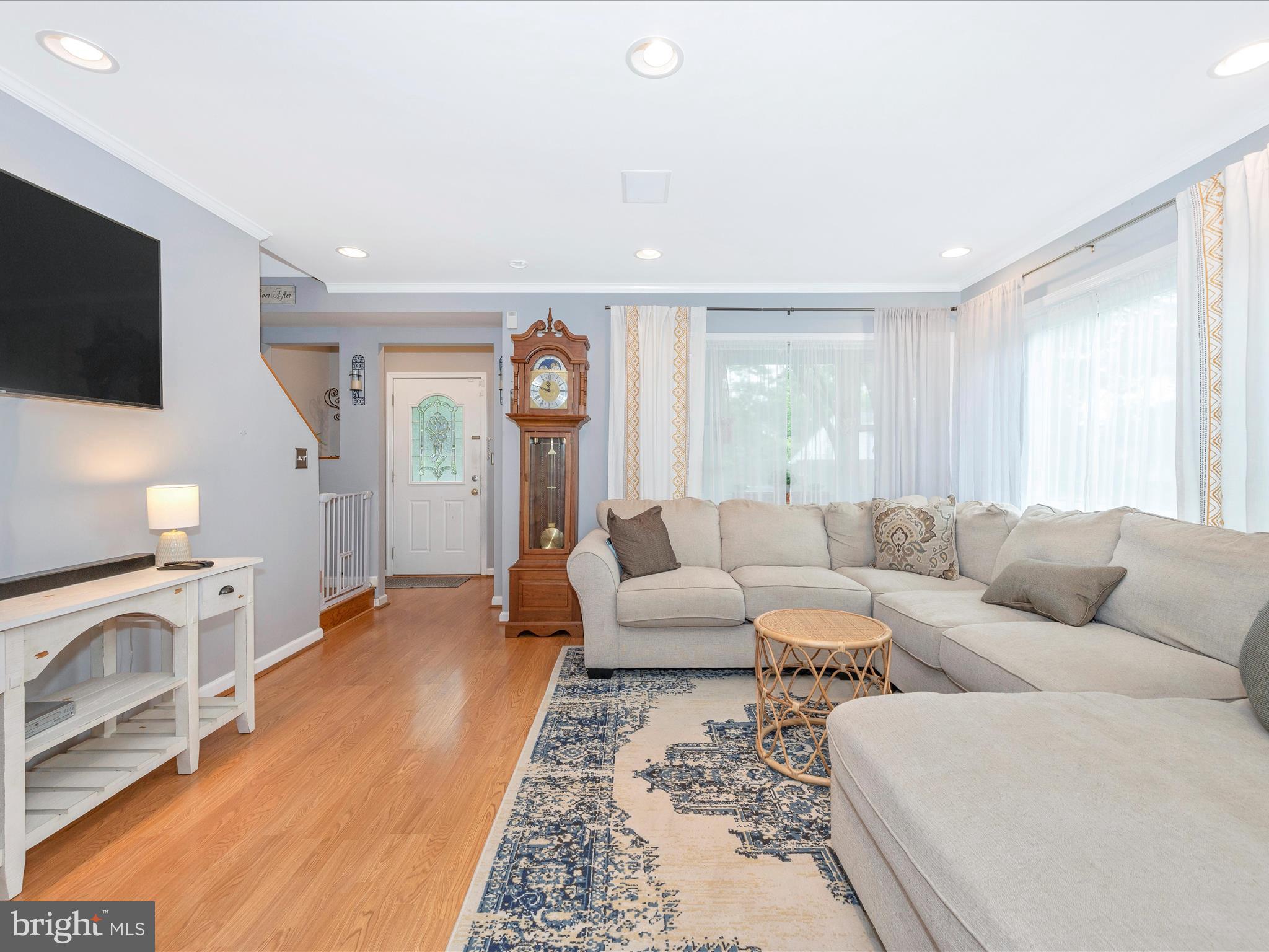 9814 Cottrell Terrace Silver Spring, MD 20903 - Photo 6 of 48 Living Room