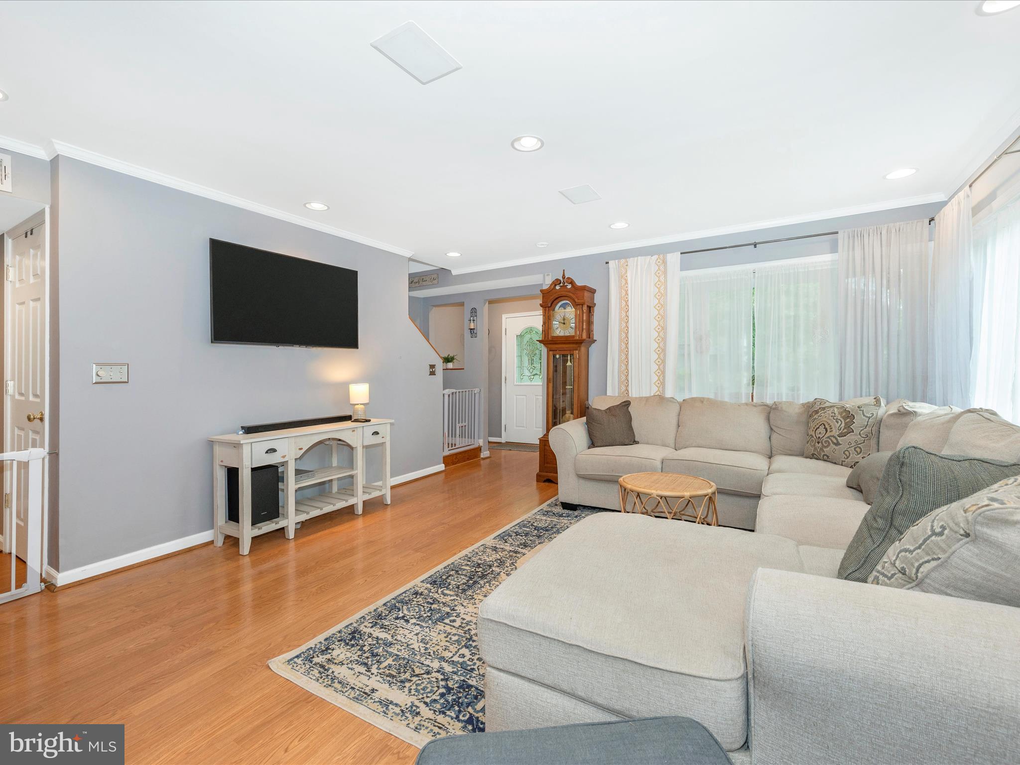 9814 Cottrell Terrace Silver Spring, MD 20903 - Photo 7 of 48 Living Room