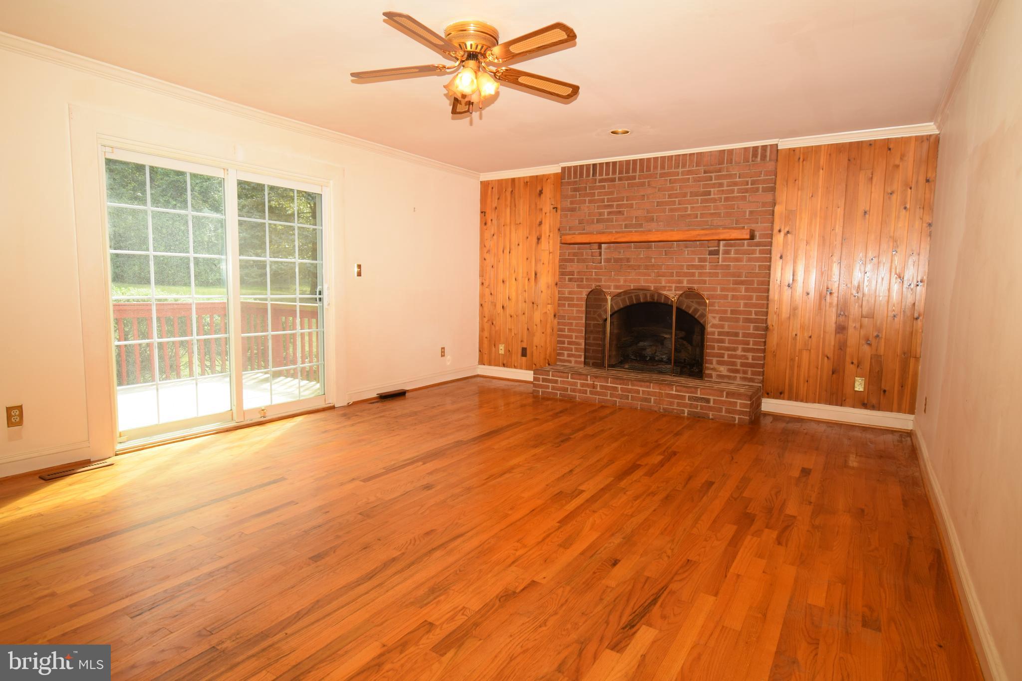 5 Montague Road Newark, DE 19713 - Photo 14 of 37 Family room with gas fireplace