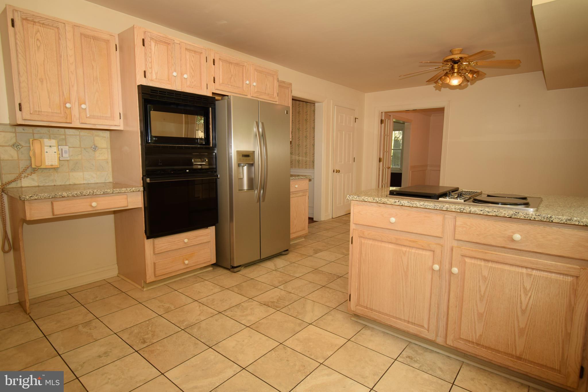 5 Montague Road Newark, DE 19713 - Photo 6 of 37 Kitchen to dining area
