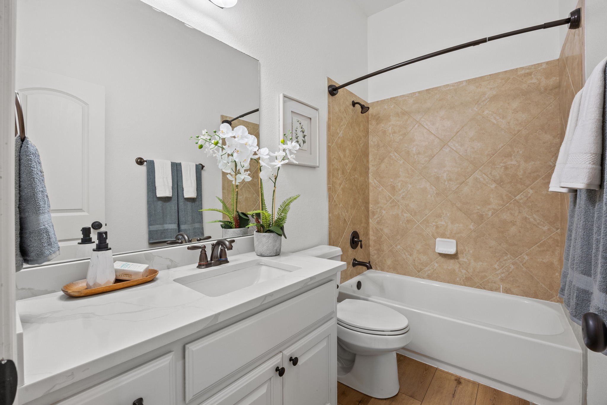 366 Mirafield Lane Austin, TX 78737 - Photo 10 of 34 Full Bathroom 2