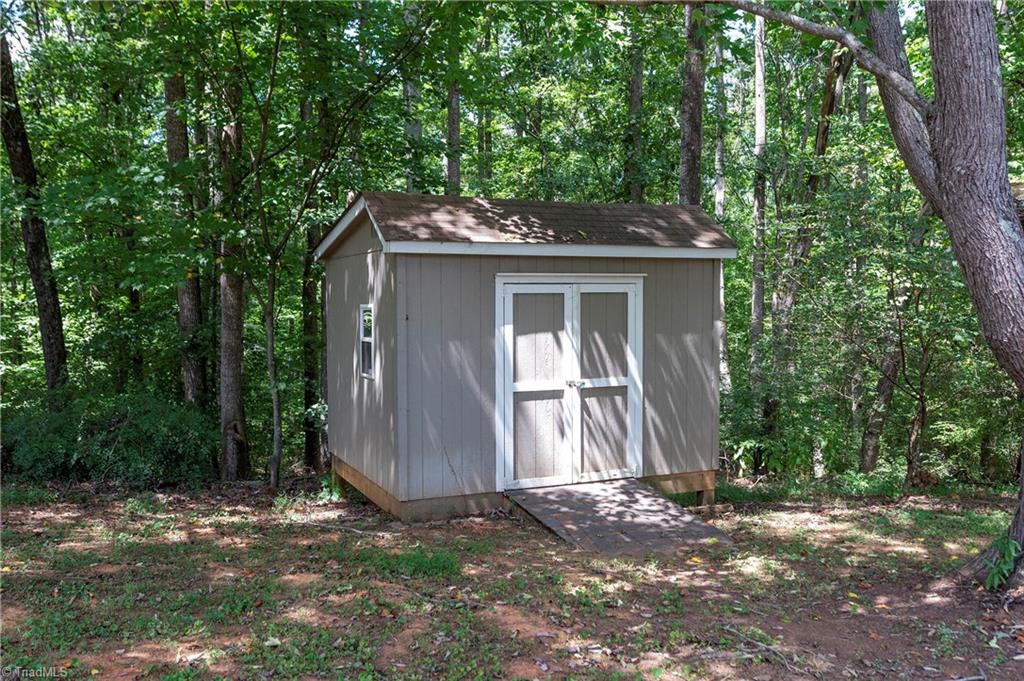 1113 Ridgecliff Drive Rural Hall, NC 27045 - Photo 31 of 35 Gallery Image 31