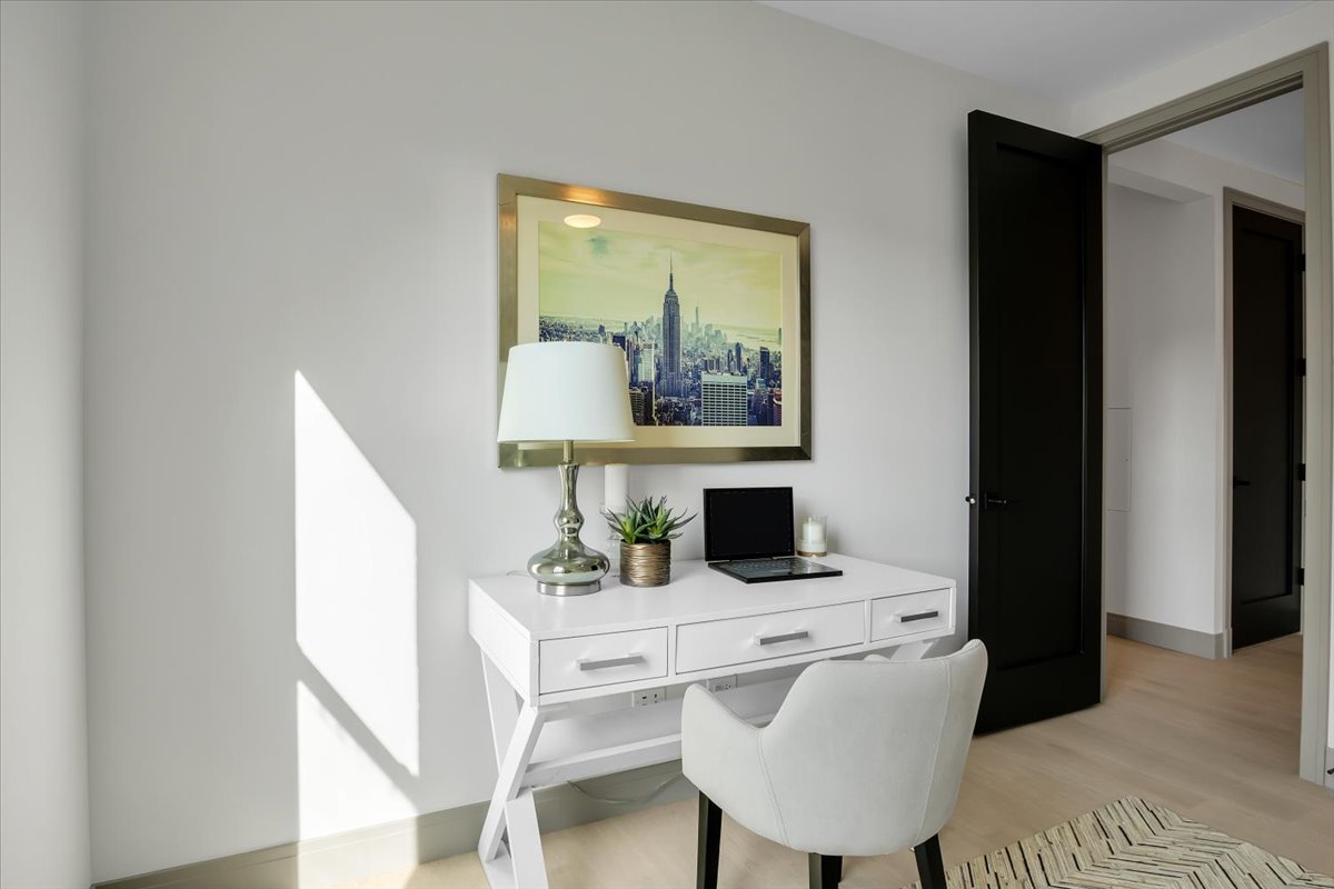 4235 South Champlain Avenue, Unit 1N Chicago, IL 60653 - Photo 17 of 26 a view of a workspace with furniture