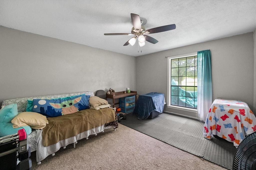 3748 Old Fort Worth Road Midlothian, TX 76065 - Photo 23 of 40 Front secondary bedroom