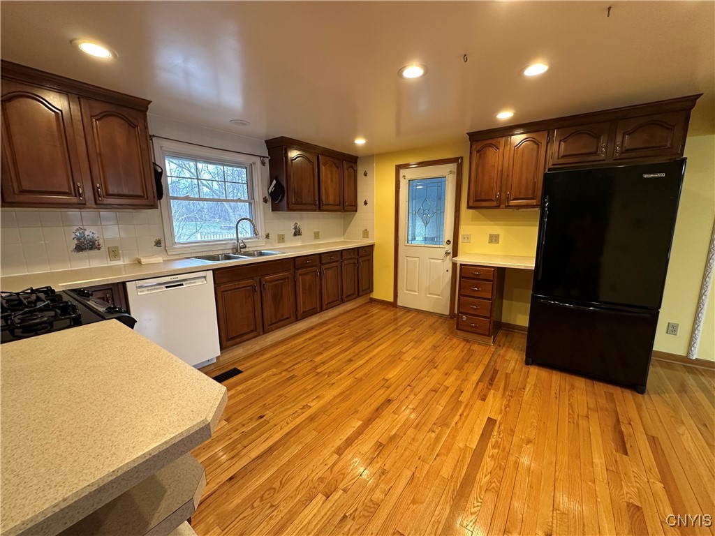 7336 Wheatley Road Cicero, NY 13057 - Photo 6 of 26