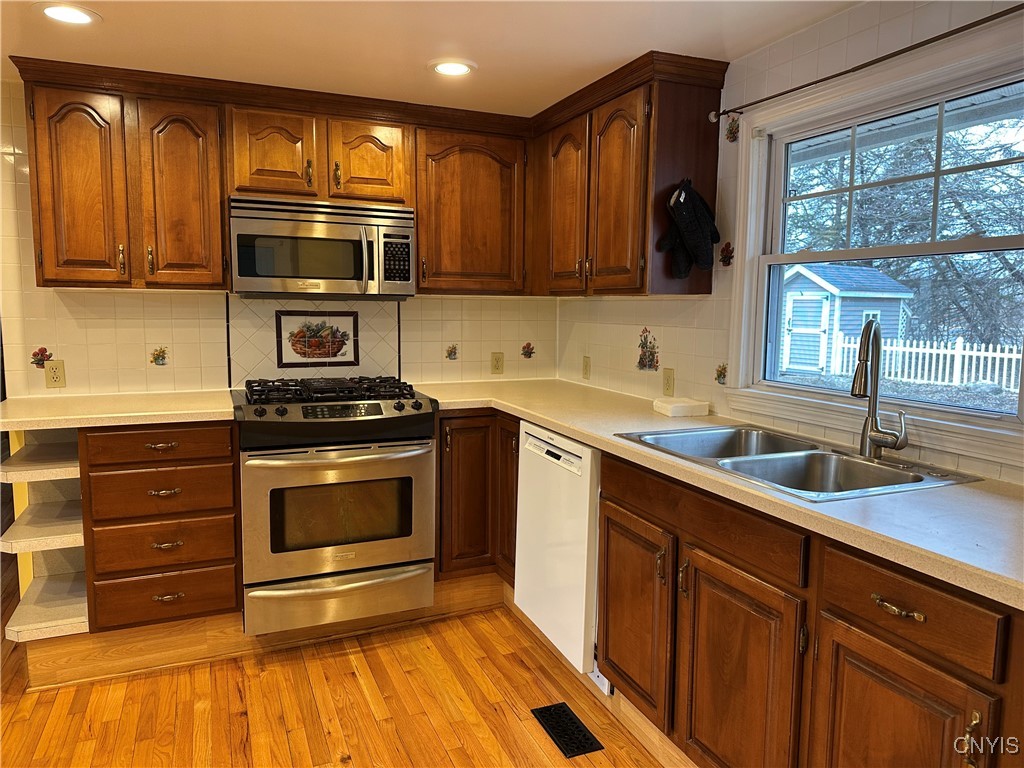 7336 Wheatley Road Cicero, NY 13057 - Photo 7 of 26