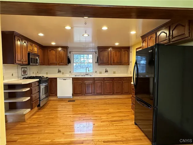 $2,700 | 7336 Wheatley Road, Cicero, NY 13057