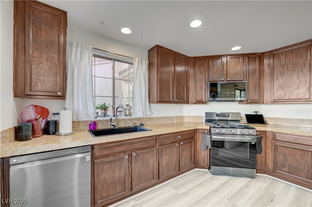 7310 Camrose Ridge Place, Unit 101 Las Vegas, NV 89149 - Photo 13 of 34