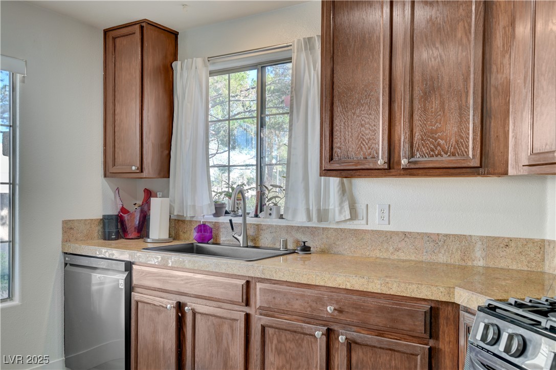 7310 Camrose Ridge Place, Unit 101 Las Vegas, NV 89149 - Photo 14 of 34