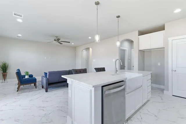 $325,000 | 498 Cumberland Trail, Jacksboro, TX 76458