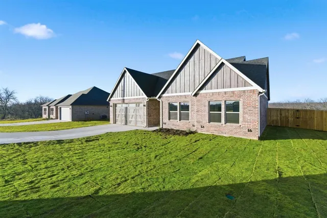 $325,000 | 498 Cumberland Trail, Jacksboro, TX 76458