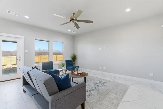 $325,000 | 498 Cumberland Trail, Jacksboro, TX 76458