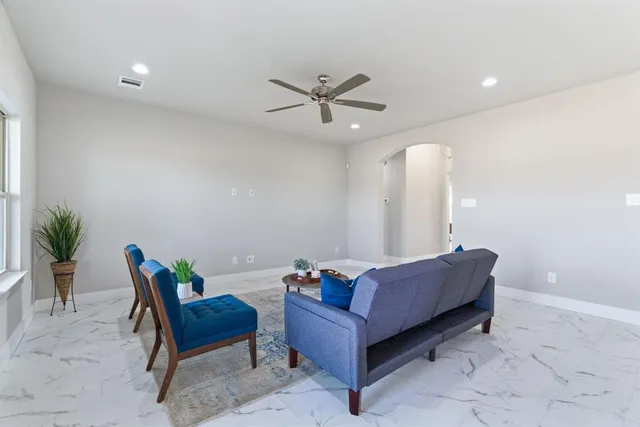 $325,000 | 498 Cumberland Trail, Jacksboro, TX 76458