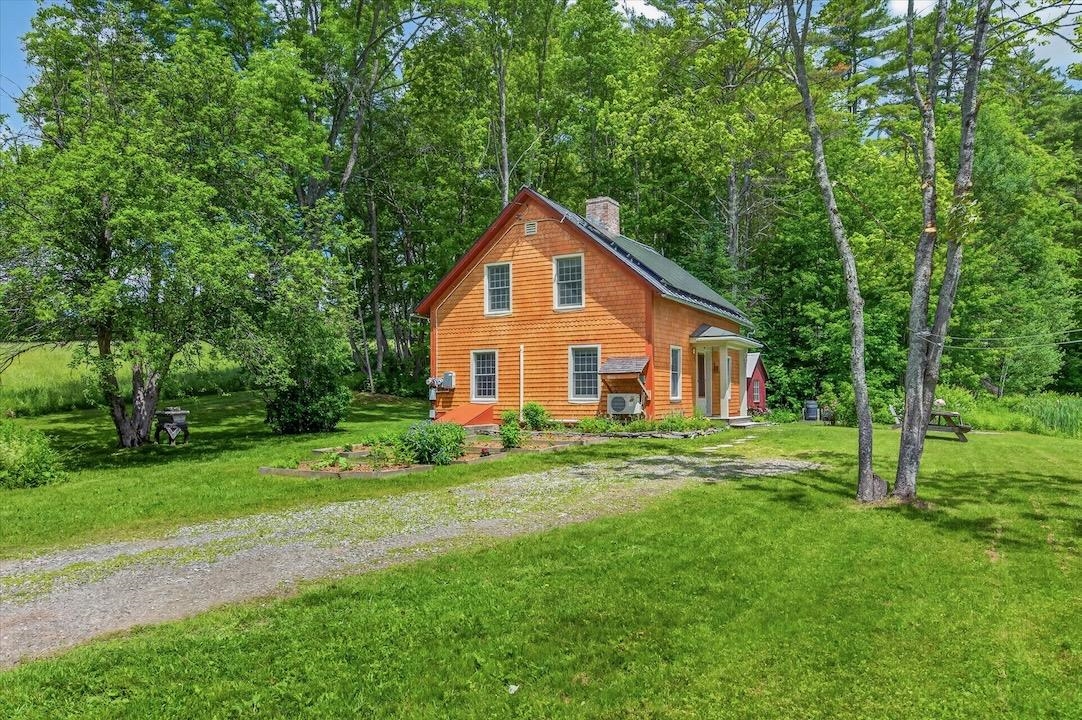 606 Old Stowell Hill Road Londonderry, VT 05148 - Photo 4 of 44