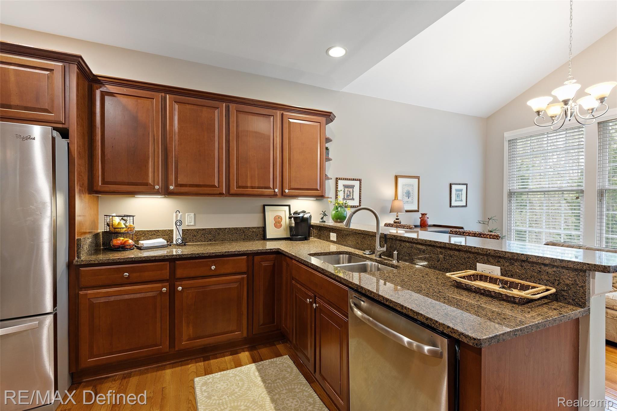 3687 Tremonte Circle Rochester, MI 48306 - Photo 17 of 41 3687 Tremonte-18.jpg
