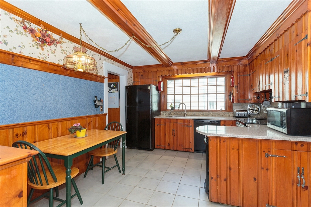 70 Woodside Road Winchester, MA 01890 - Photo 12 of 40 Gallery Image 12