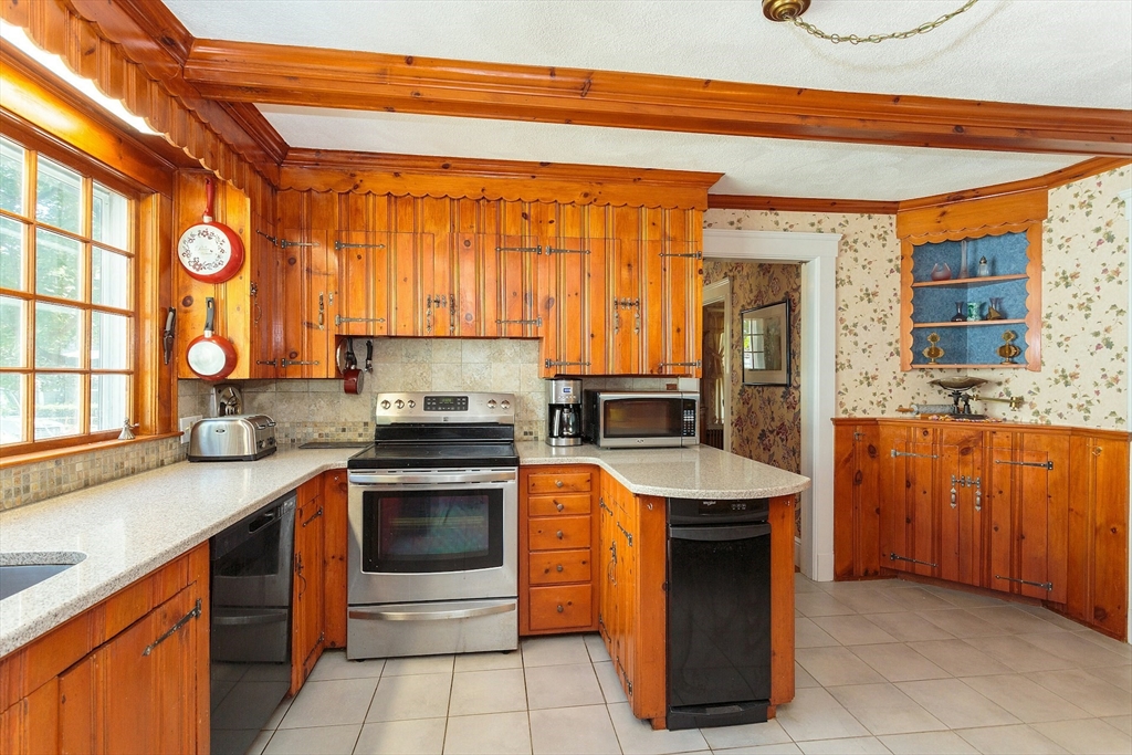 70 Woodside Road Winchester, MA 01890 - Photo 13 of 40 Gallery Image 13