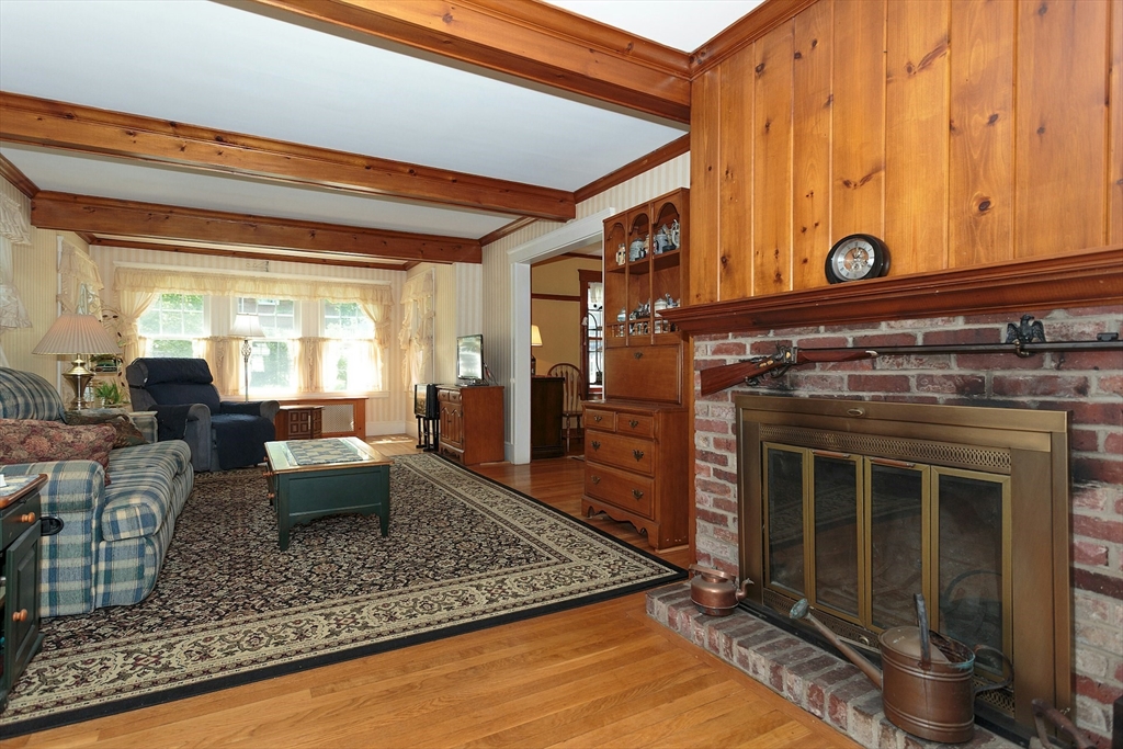 70 Woodside Road Winchester, MA 01890 - Photo 6 of 40 Gallery Image 6