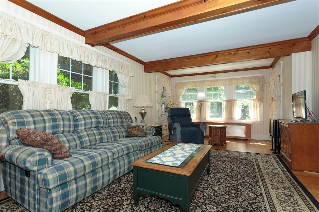 70 Woodside Road Winchester, MA 01890 - Photo 7 of 40 Gallery Image 7