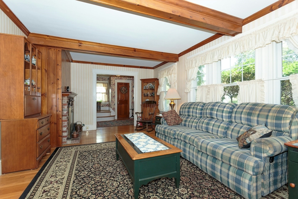 70 Woodside Road Winchester, MA 01890 - Photo 8 of 40 Gallery Image 8