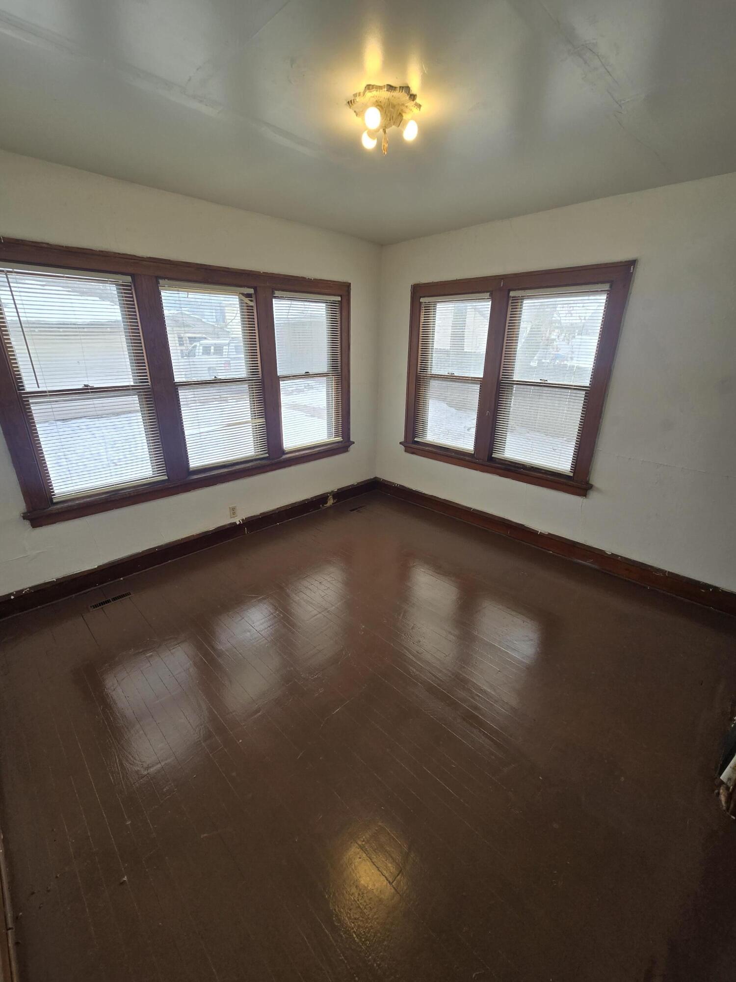 1722 South Layton Boulevard Milwaukee, WI 53215 - Photo 15 of 34 20260203_111630