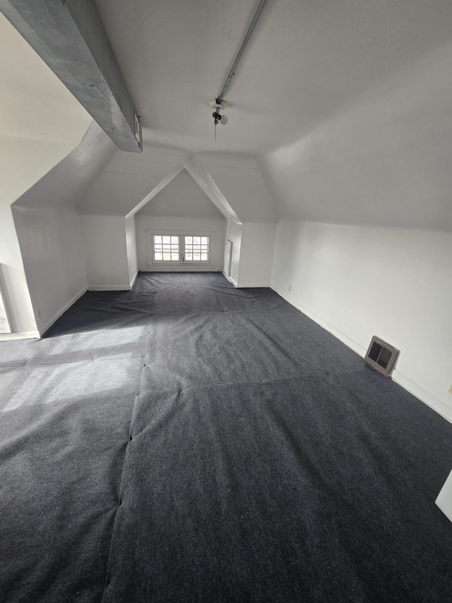 1722 South Layton Boulevard Milwaukee, WI 53215 - Photo 24 of 34 20260203_113036