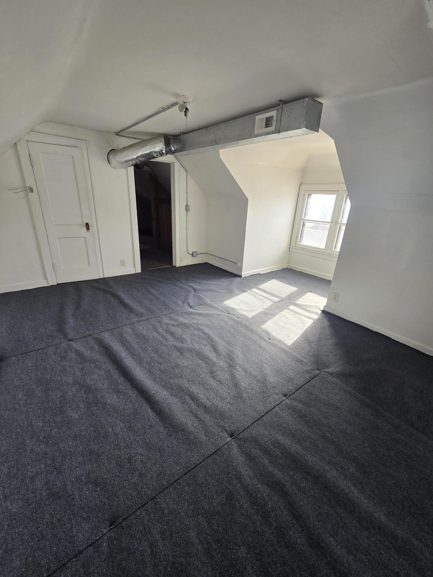 1722 South Layton Boulevard Milwaukee, WI 53215 - Photo 25 of 34 20260203_113128