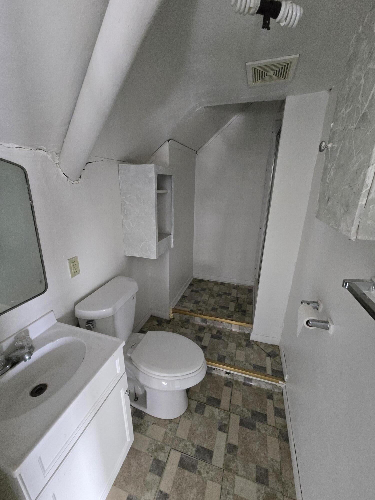 1722 South Layton Boulevard Milwaukee, WI 53215 - Photo 26 of 34 20260203_113057