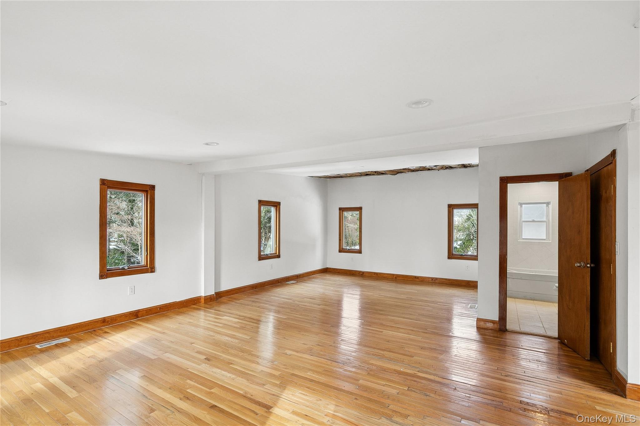 549 Woodbury Road Cold Spring Harbor, NY 11724 - Photo 45 of 49
