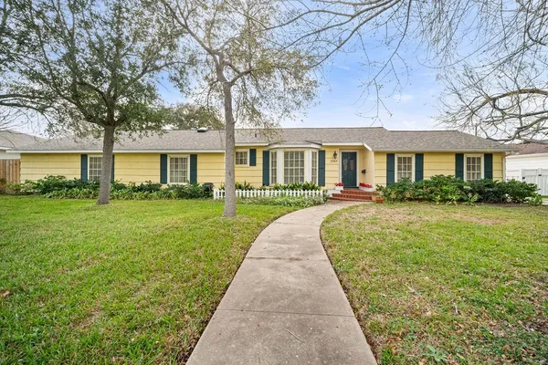 $490,000 | 3343 San Antonio Street, Corpus Christi, TX 78411