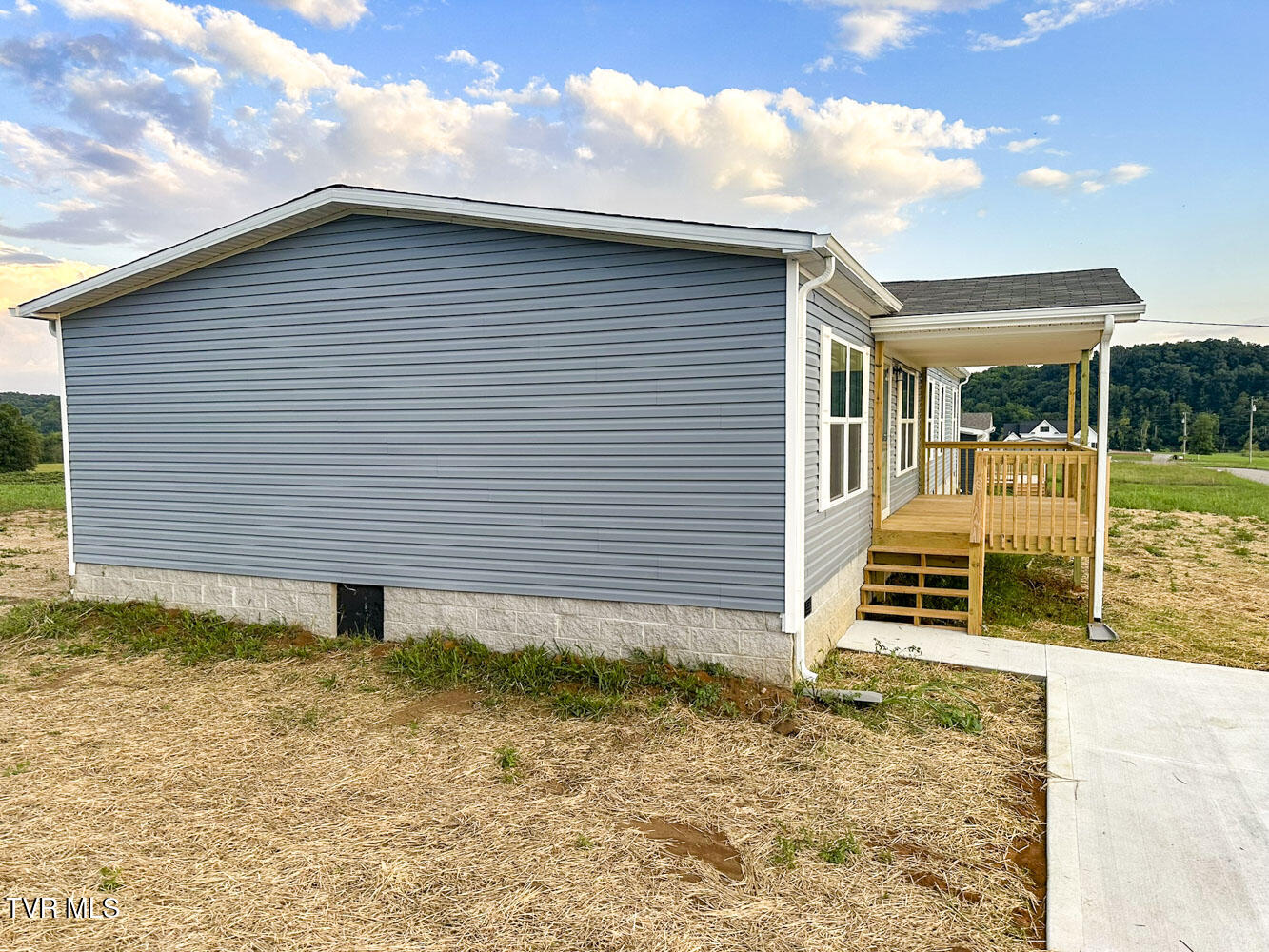 1555 River Path Morristown, TN 37813 - Photo 2 of 26 IMG_1391