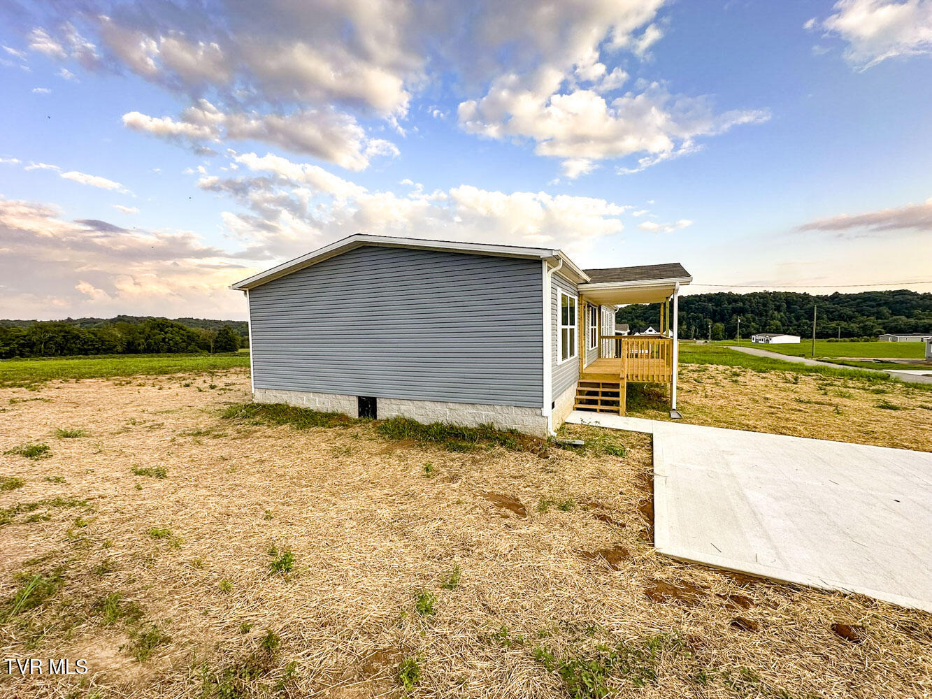 1555 River Path Morristown, TN 37813 - Photo 3 of 26 IMG_1392