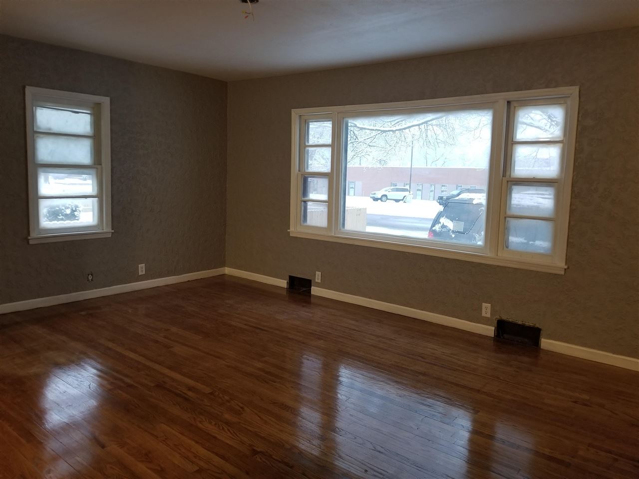 1719 Halsted Road Rockford, IL 61103 - Photo 3 of 15 Gallery Image 3