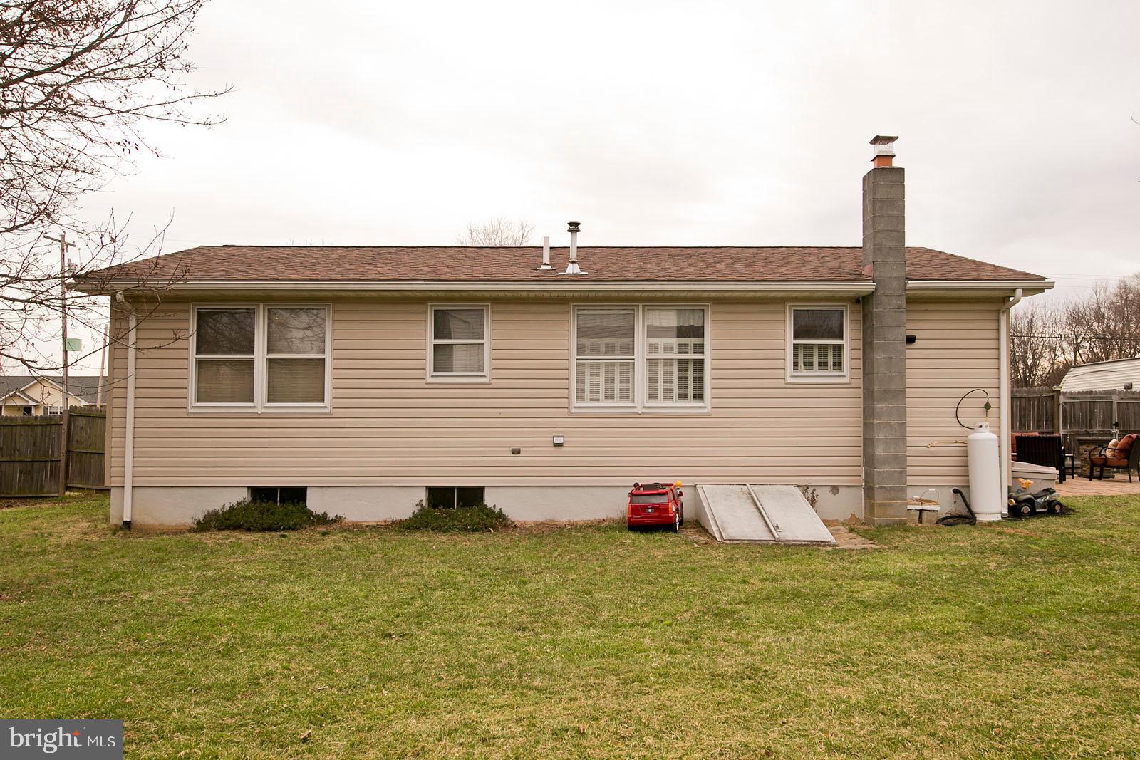 284 Fegan Road Bunker Hill, WV 25413 - Photo 3 of 35 Gallery Image 3