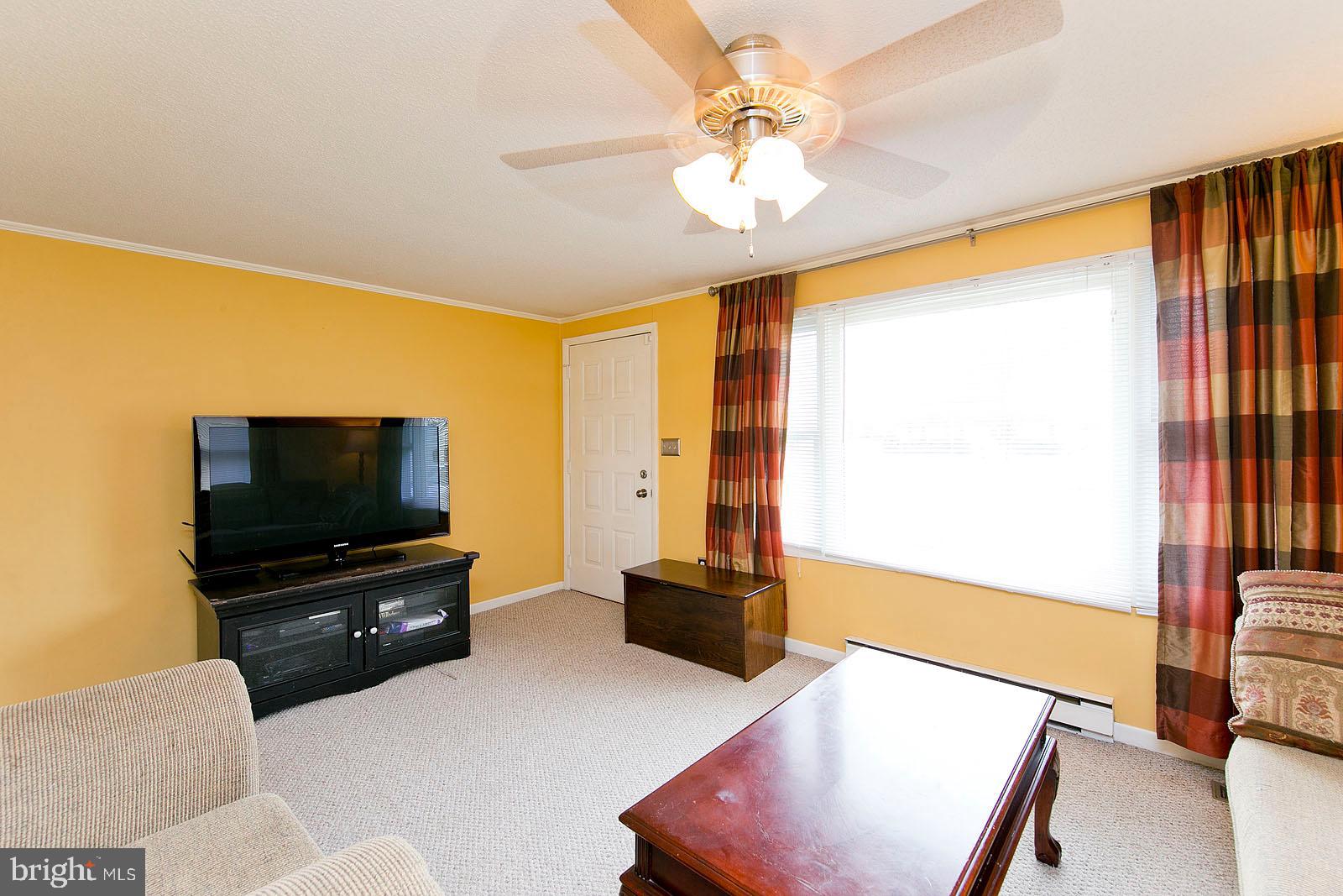 284 Fegan Road Bunker Hill, WV 25413 - Photo 8 of 35 Gallery Image 8