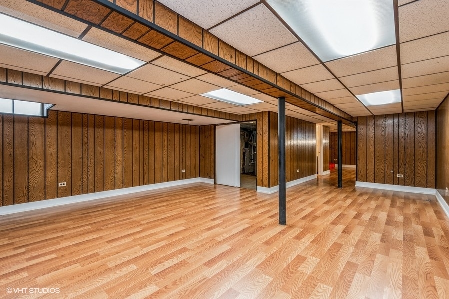 7045 West Madison Street Niles, IL 60714 - Photo 15 of 22 a view of an empty room