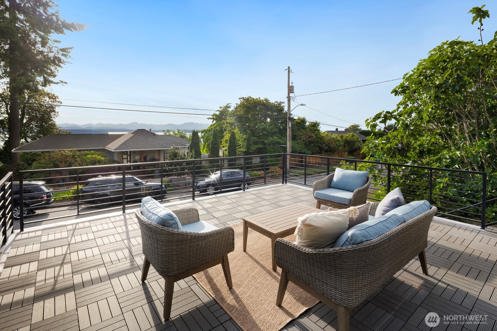 7602 44th Avenue Southwest Seattle, WA 98136 - Photo 4 of 37