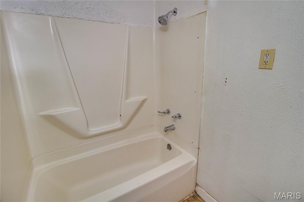 7220 Ingham Lane Godfrey, IL 62035 - Photo 15 of 31 Gallery Image 15