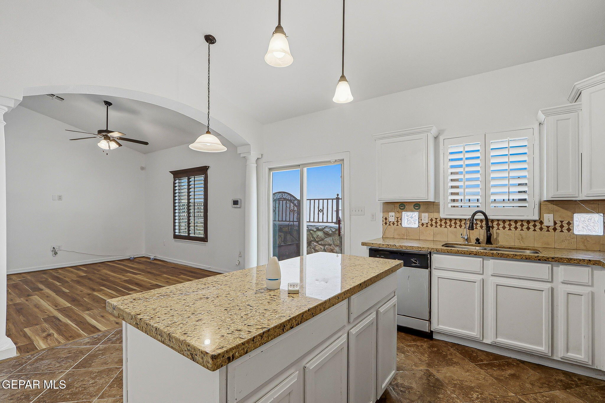 8513 Del Rivers El Paso, TX 79907 - Photo 14 of 33 43-Kit:LR 2