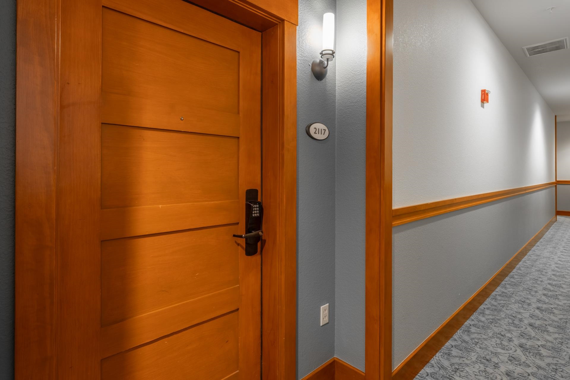 6201 Minaret Road, Unit 2117 Mammoth Lakes, CA 93546 - Photo 42 of 47 a view of a small room