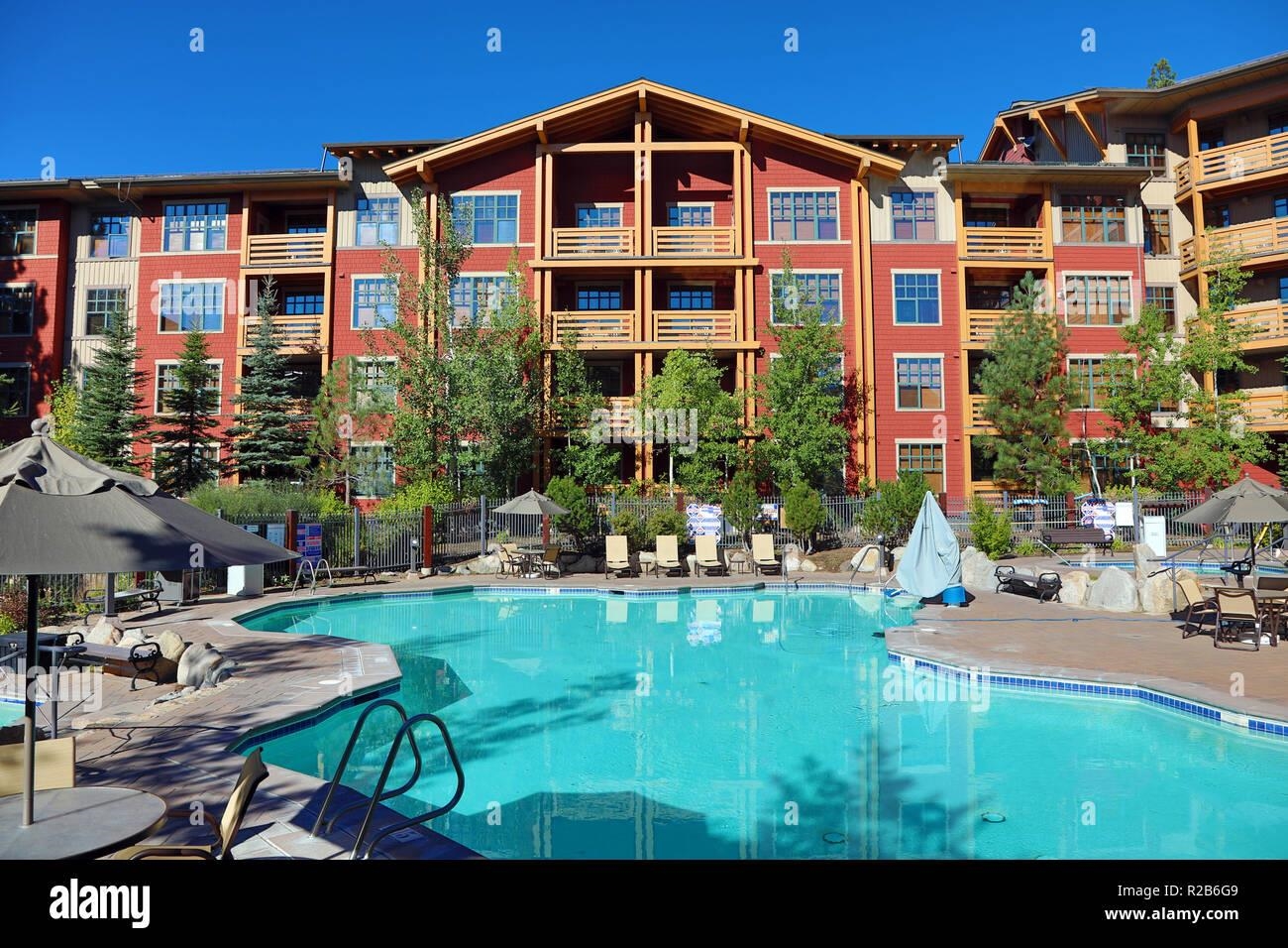 6201 Minaret Road, Unit 2117 Mammoth Lakes, CA 93546 - Photo 46 of 47 a view of an chairs and tables in the patio