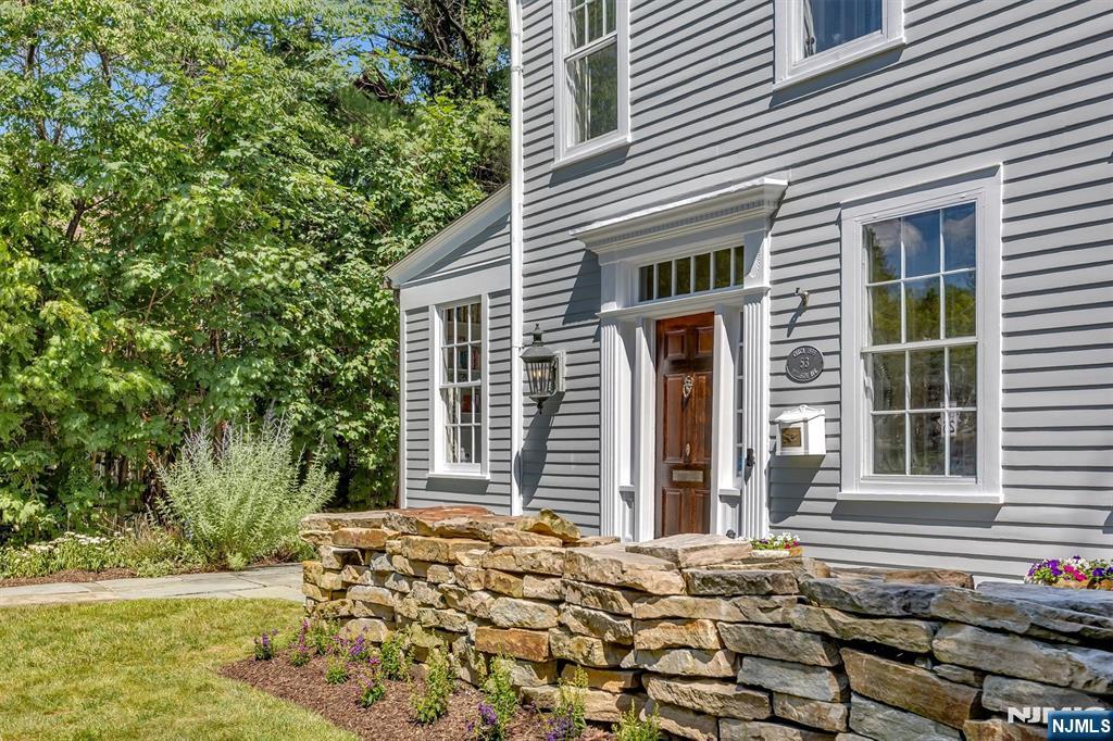 53 Hillside Avenue Glen Ridge, NJ 07028 - Photo 3 of 50