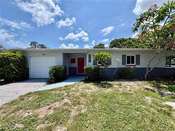 $2,300 | 2008 59th Street South, Gulfport, FL 33707