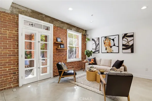 $629,000 | 139 South Los Robles Avenue, Unit 102, Pasadena, CA 91101