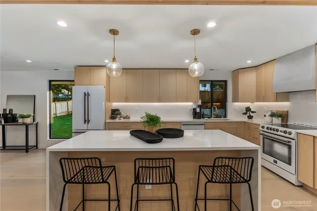 $1,349,000 | 11715 Southeast 64th Street, Bellevue, WA 98006