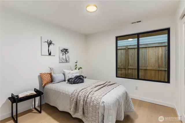 $1,349,000 | 11715 Southeast 64th Street, Bellevue, WA 98006