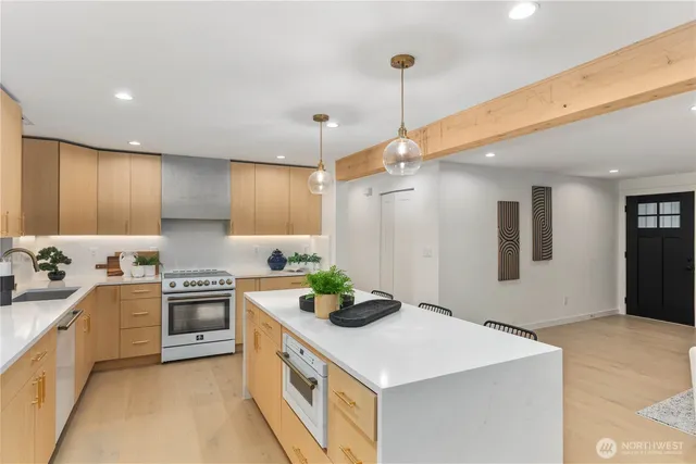 $1,349,000 | 11715 Southeast 64th Street, Bellevue, WA 98006