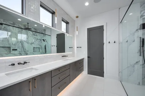 a view of a garden with flowers