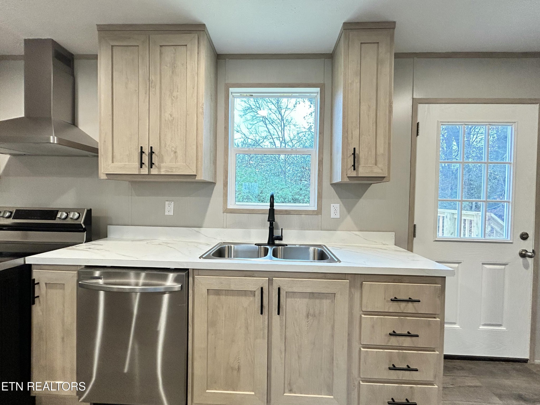 492 Foster Road Lenoir City, TN 37771 - Photo 12 of 42 Gallery Image 12