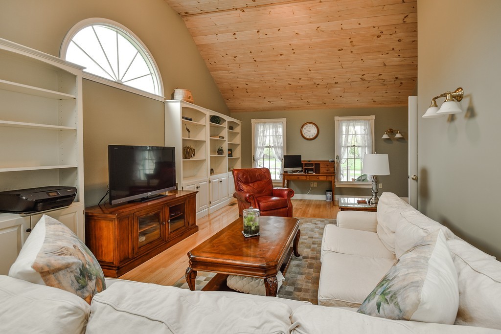 3 Claybrook Farm Road Medway, MA 02053 - Photo 10 of 28 Gallery Image 10